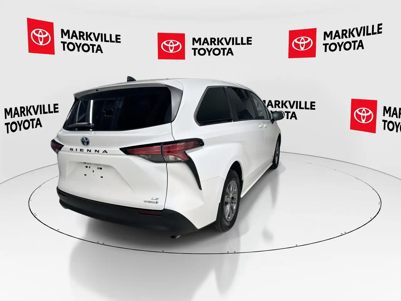 Toyota Sienna снимка Toyota Sienna