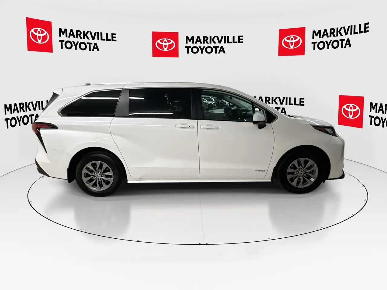Toyota Sienna снимка Toyota Sienna