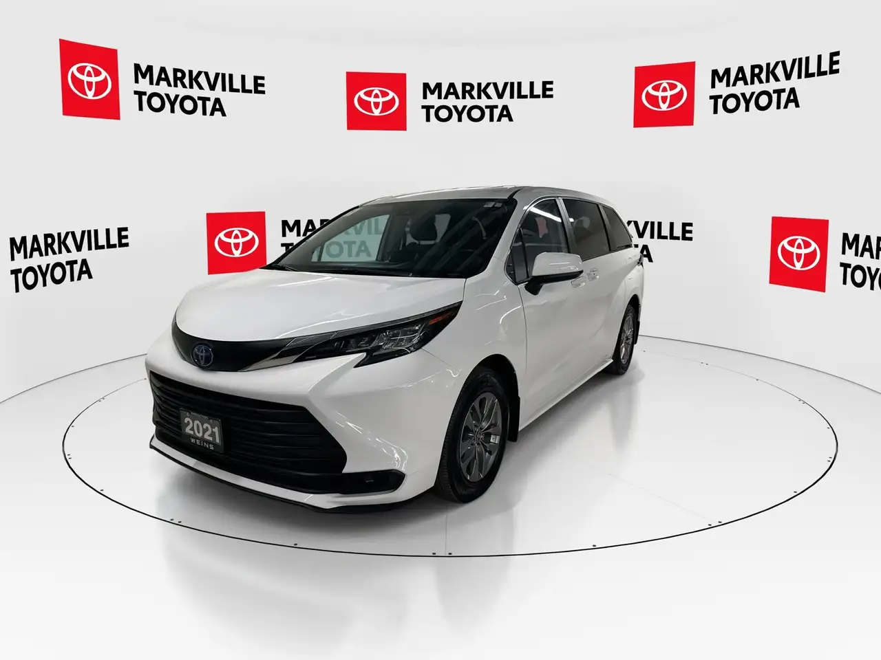 Toyota Sienna снимка Toyota Sienna