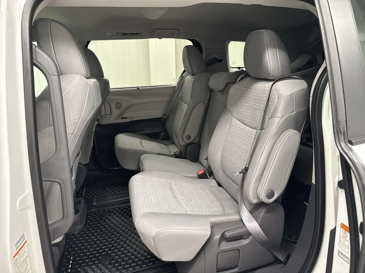 Toyota Sienna снимка Toyota Sienna