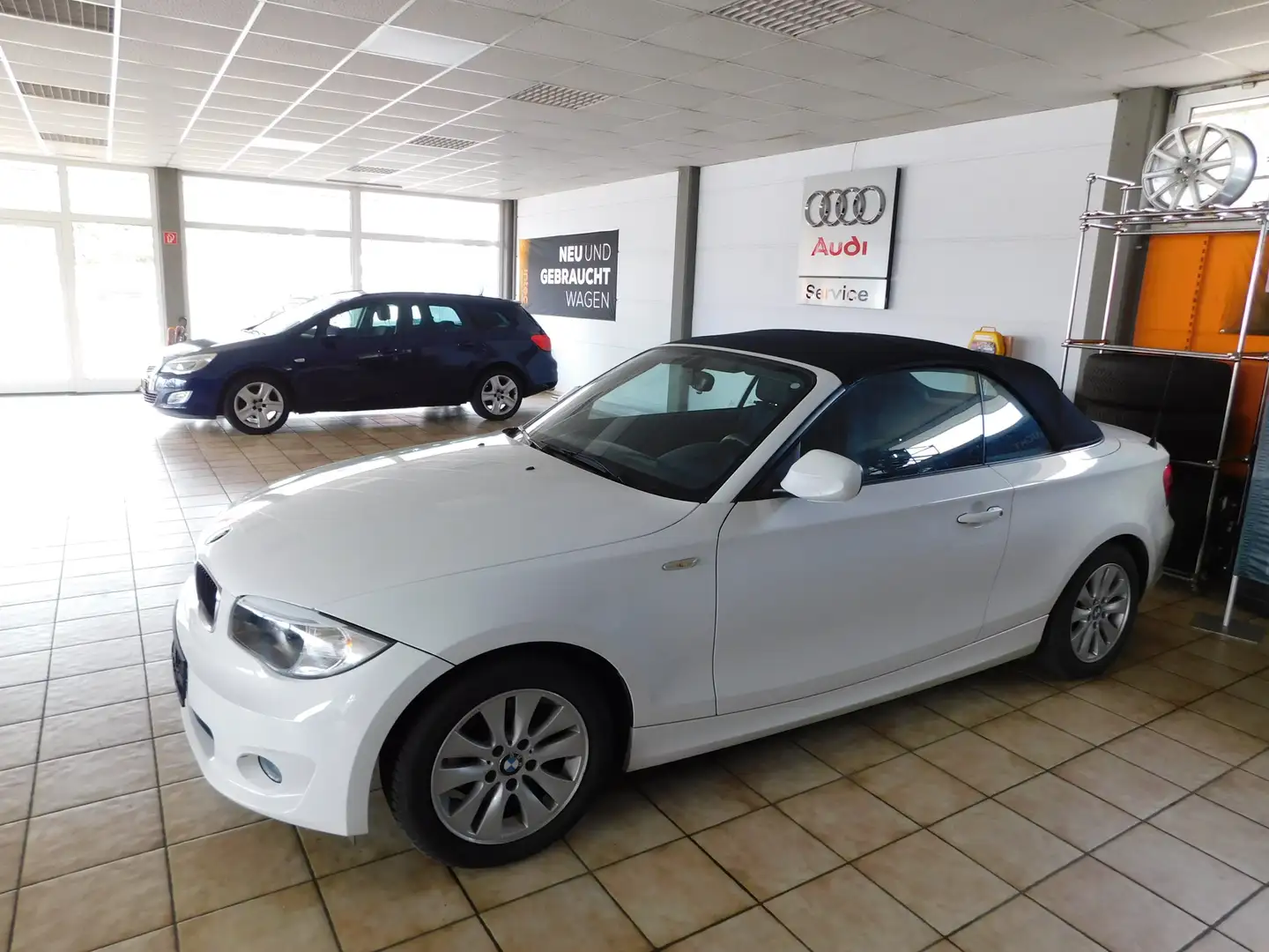 BMW 118 118i/ 1 HAND/KLIMA/PDC/ FEST PREIS !! Weiß - 1