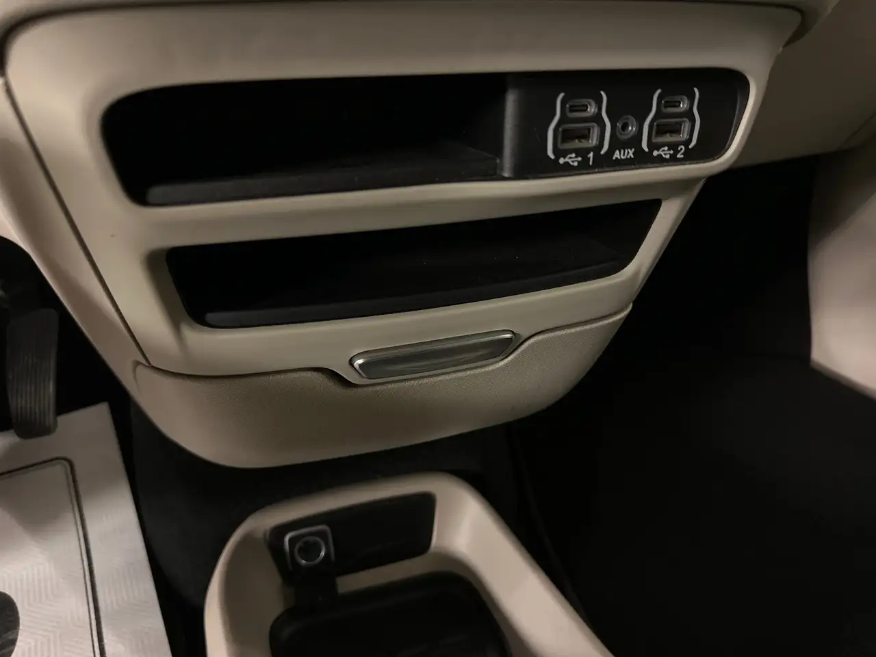 Chrysler Grand Caravan снимка Chrysler Grand Caravan