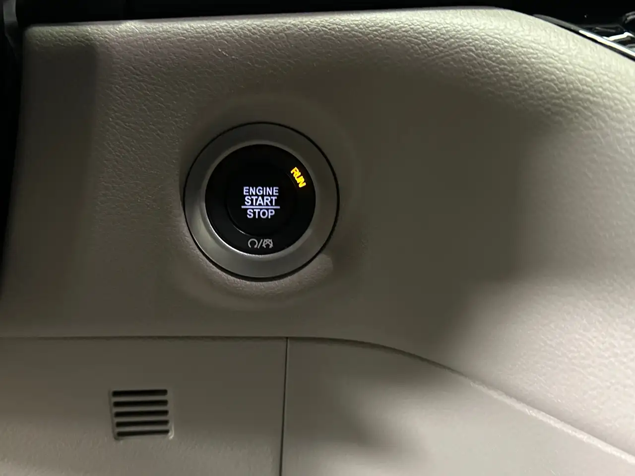 Chrysler Grand Caravan снимка Chrysler Grand Caravan