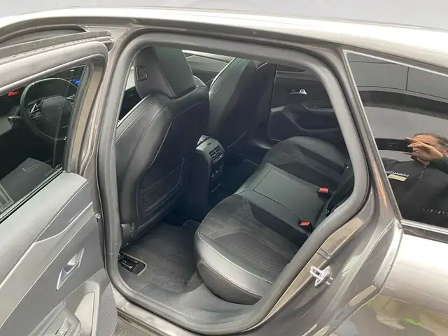 Peugeot 308 view 8