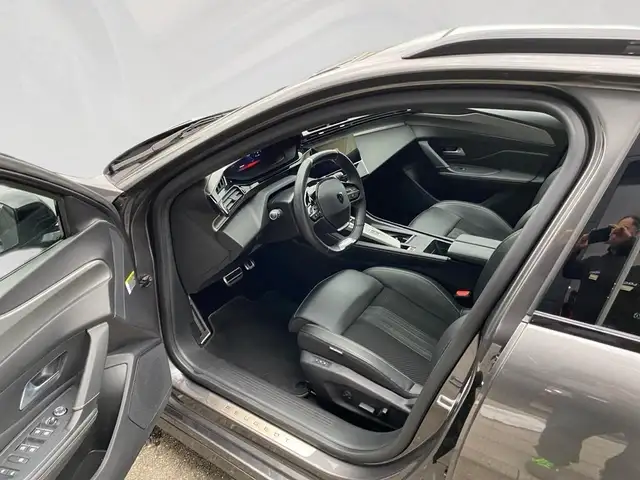 Peugeot 308 view 7