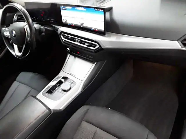 BMW 3 Series view 9