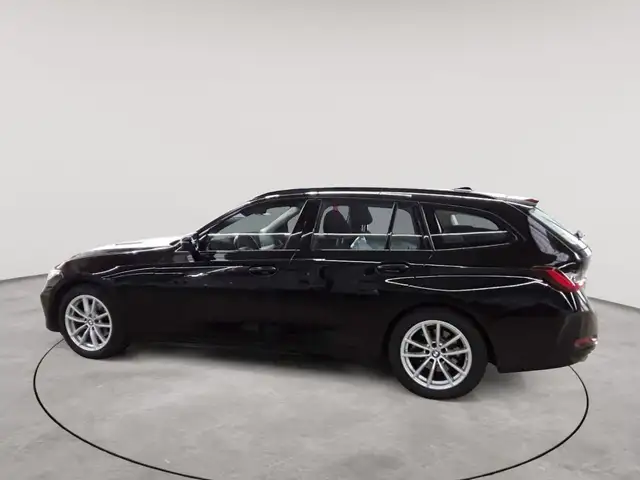 BMW 3 Series view 6