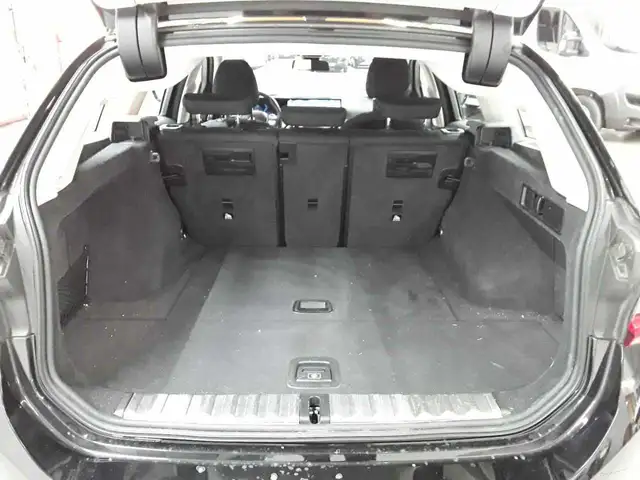 BMW 3 Series view 15
