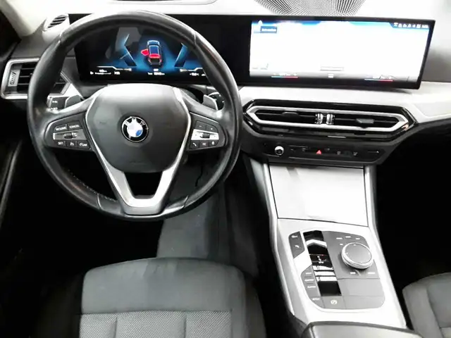 BMW 3 Series view 10