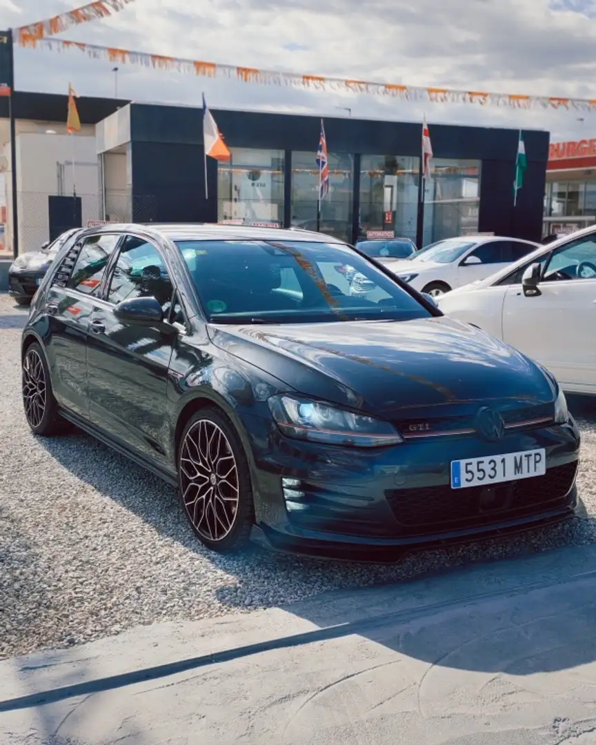 Volkswagen Golf GTI 2.0 TSI Performance DSG 230 Plateado - 1