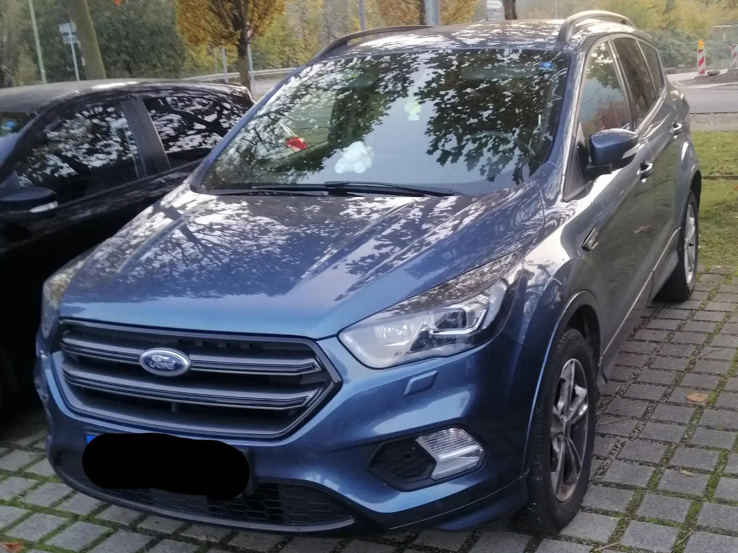Ford Kuga Kuga 2.0 TDCi 2x4 ST-Line Blau - 1