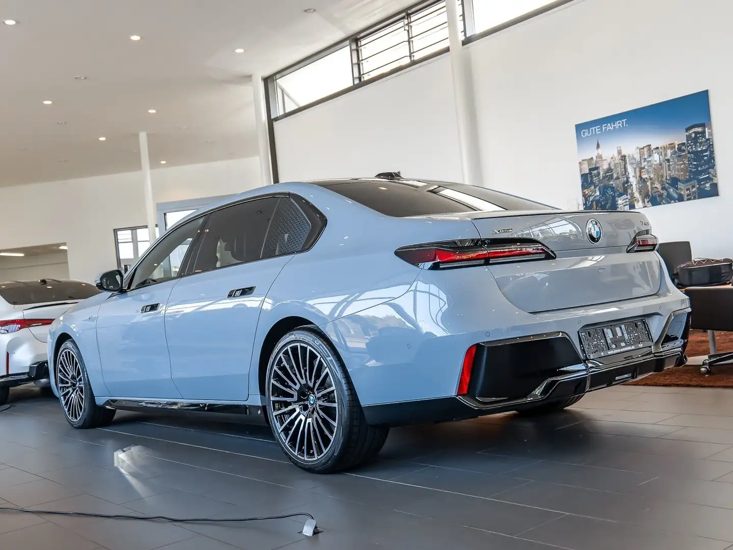 BMW 740 d xDrive M Sport Pro 21" SKY Lounge TV 360° Krista Grau - 2