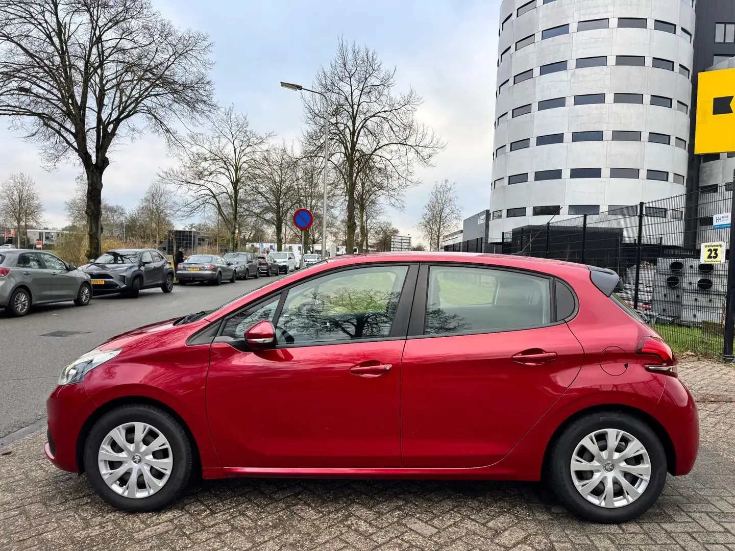 Peugeot 208 1.2 PureTech Blue Lion|LED|NAVI|PSENSOR|CARPLAY| Rouge - 2