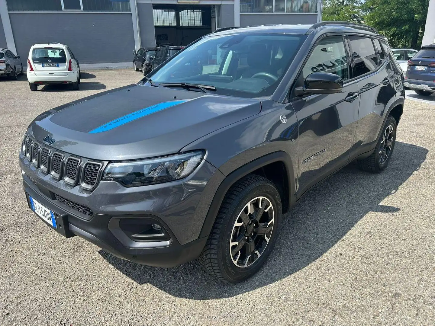 Jeep Compass 1.3 T4 PHEV AT6 4xe Trailhawk Grigio - 1