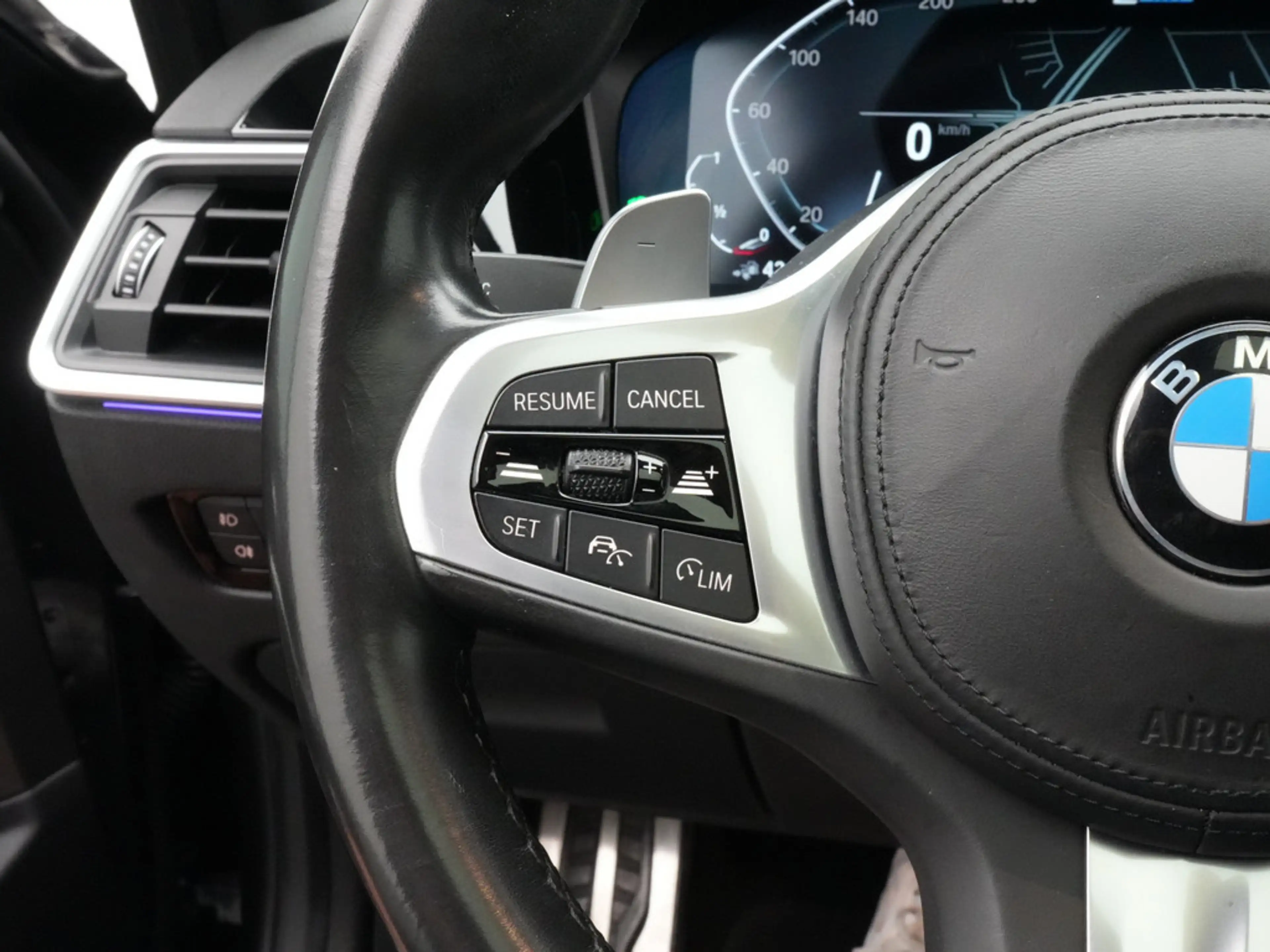 BMW 330 e M-Sport LASER PANO H/K ACC HUD NAVI LEDE — photo 8