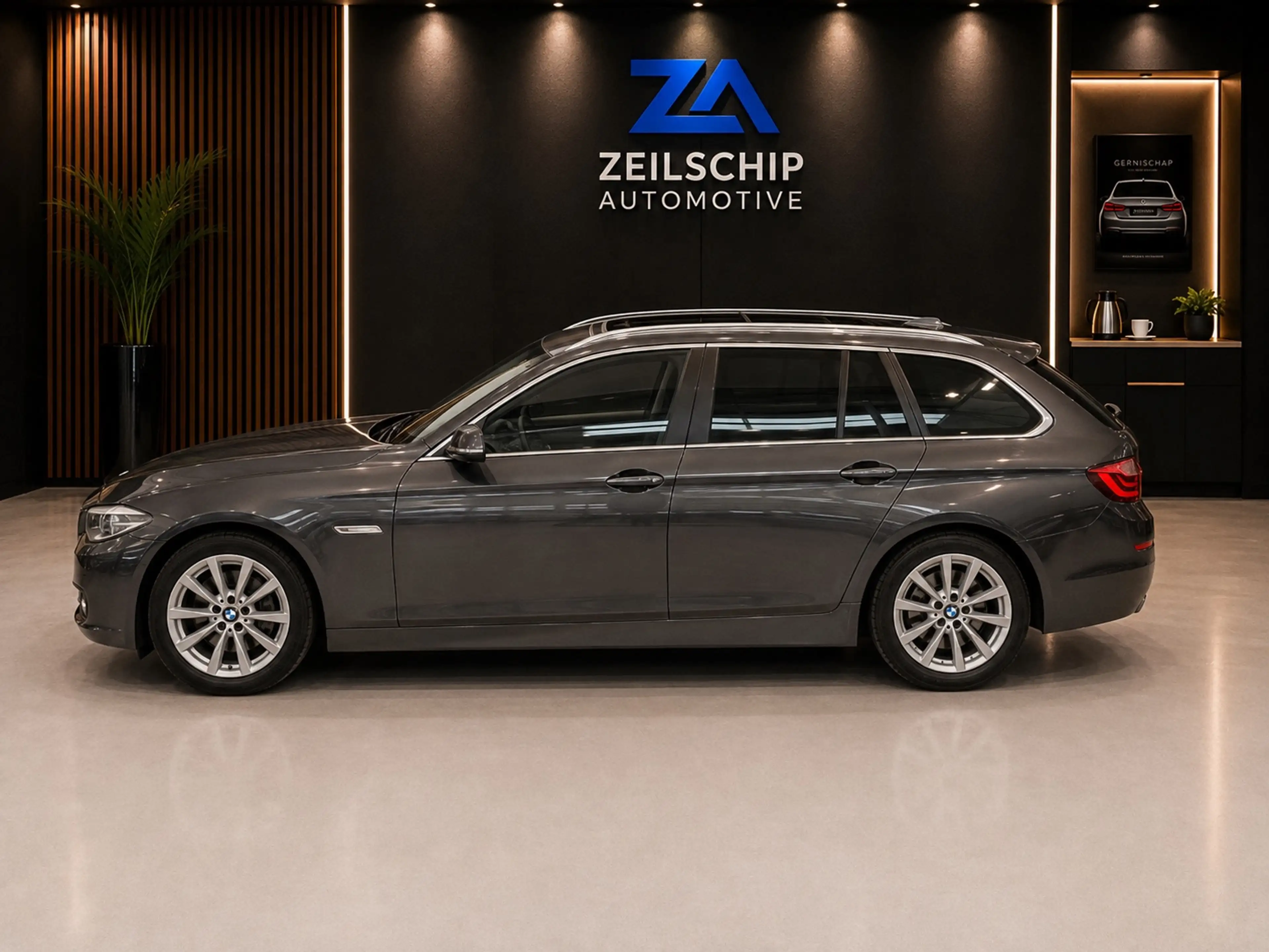 BMW 528 5-serie Touring 528i Facelift M Sport High Executi — photo 6