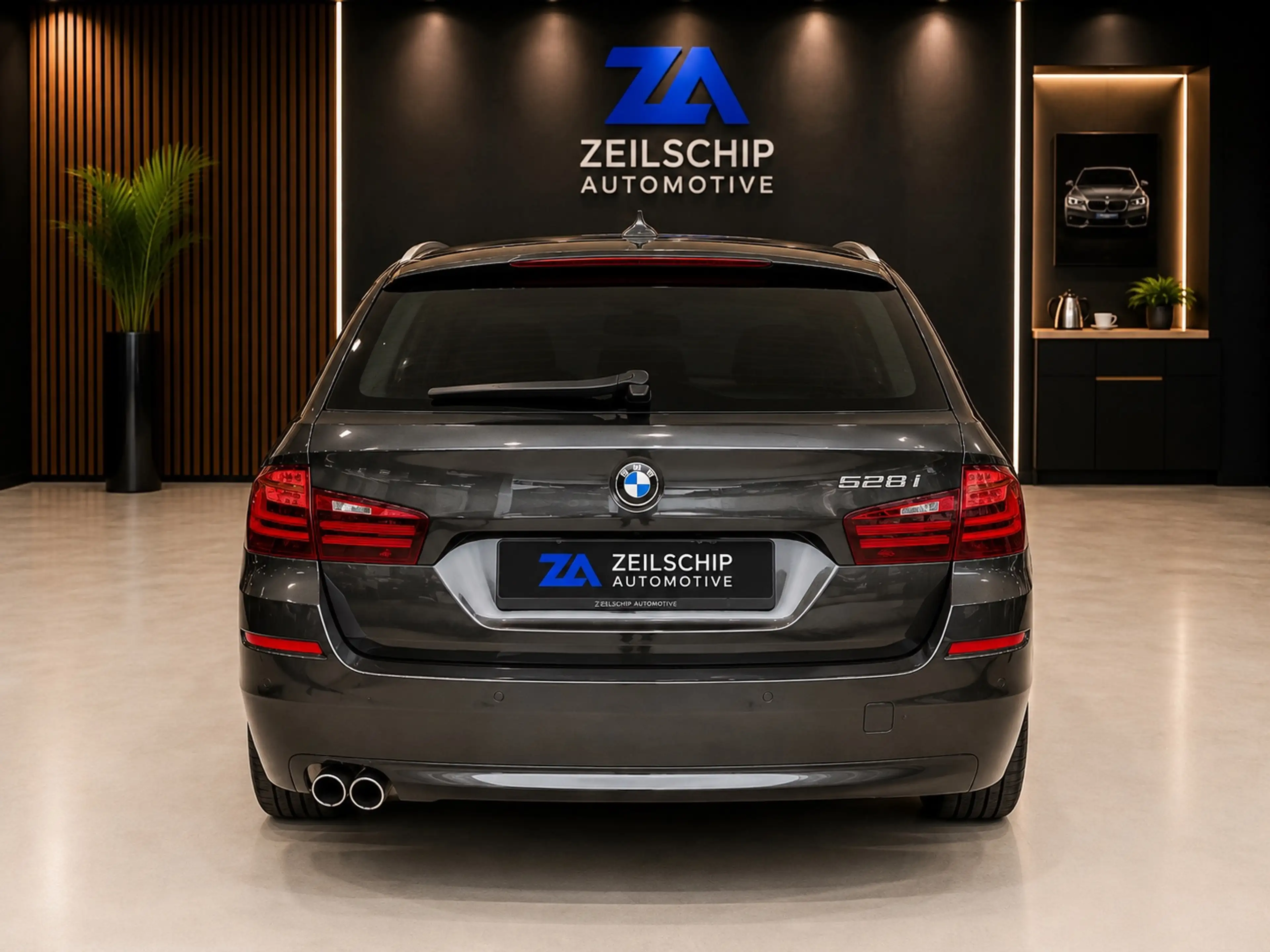 BMW 528 5-serie Touring 528i Facelift M Sport High Executi — photo 10