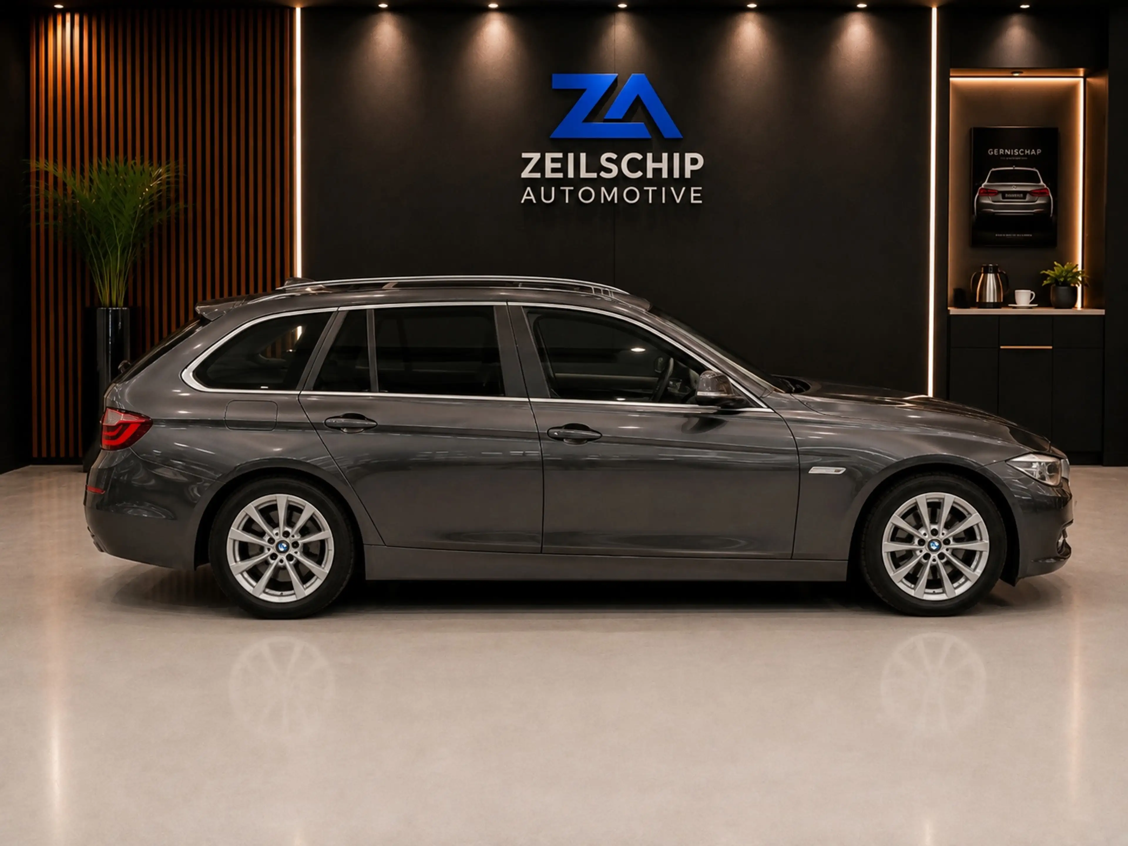 BMW 528 5-serie Touring 528i Facelift M Sport High Executi — photo 9
