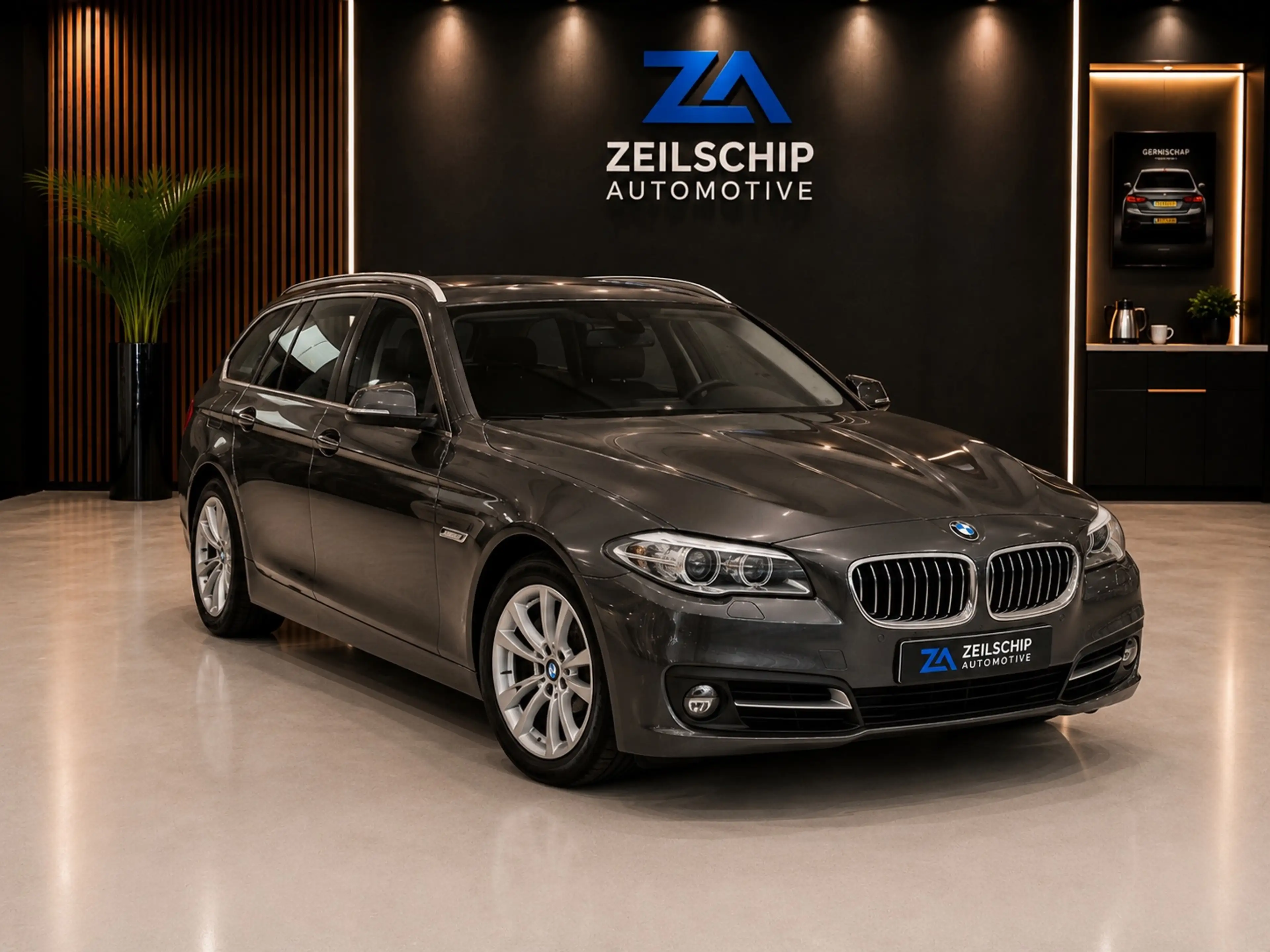 BMW 528 5-serie Touring 528i Facelift M Sport High Executi — photo 8