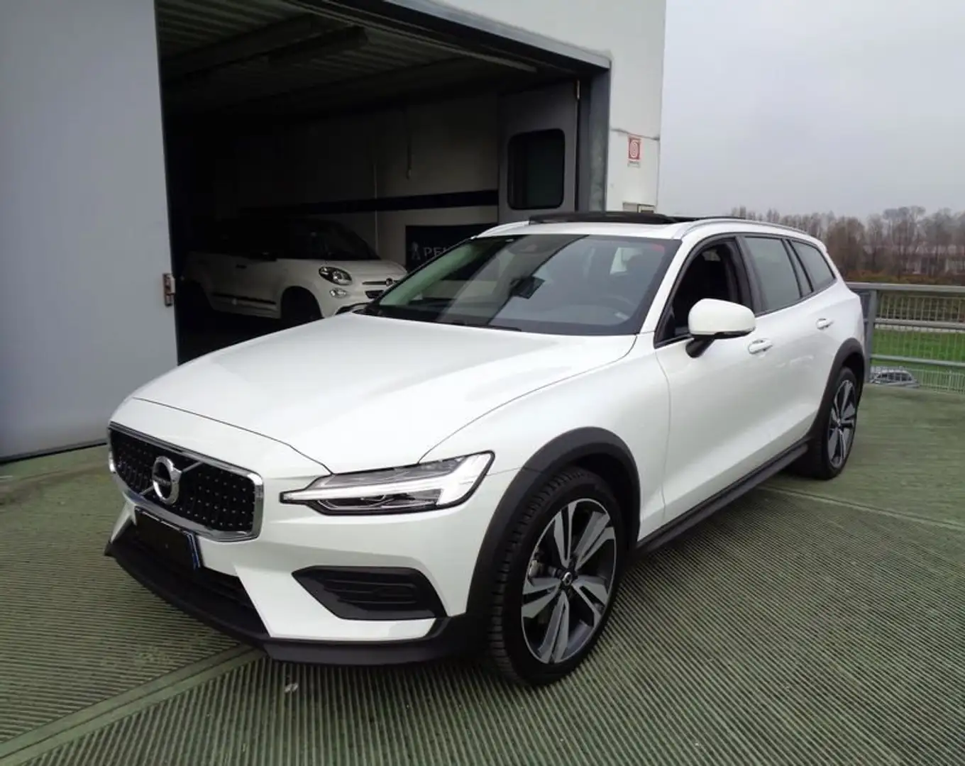 Volvo V60 Cross Country B4 (d) AWD automatico Core Wit - 1
