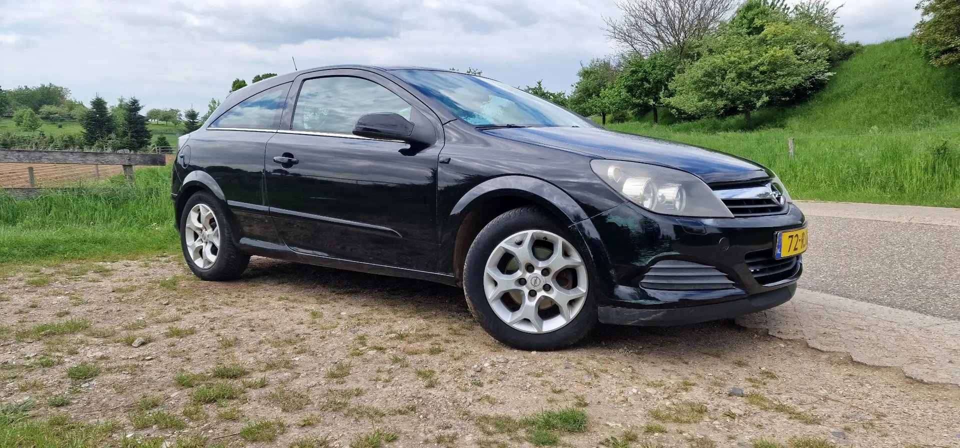 Opel Astra 1.4 Sport Zwart - 1