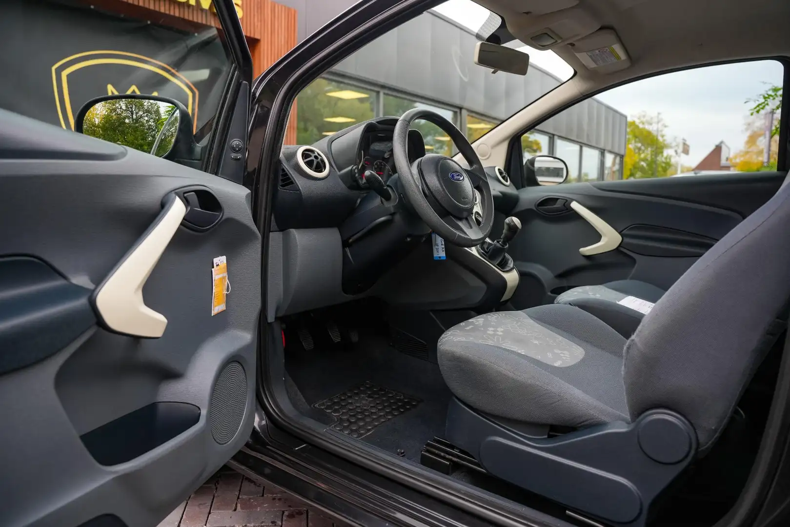 Ford Ka/Ka+ 1.2 Trend nette auto! Zwart - 2