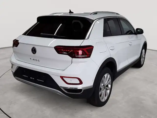 Volkswagen T-Roc view 4