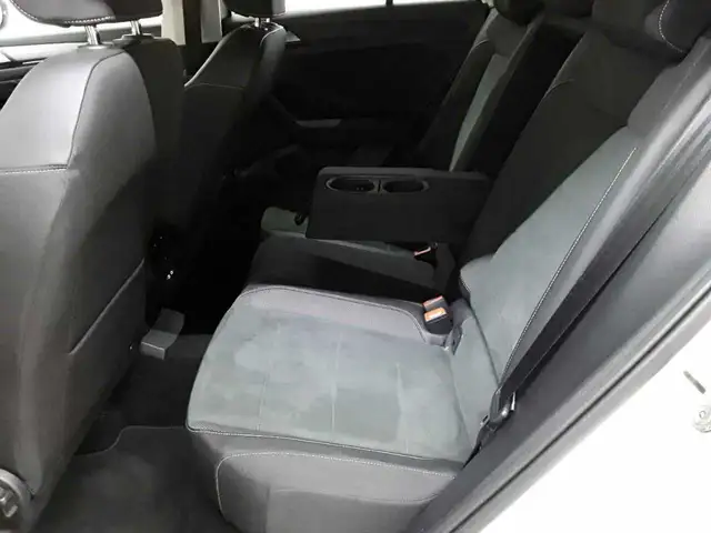 Volkswagen T-Roc view 13