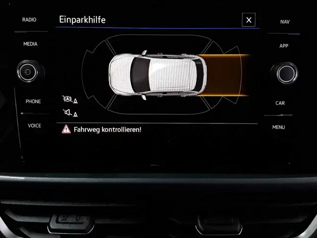 Volkswagen T-Roc view 16
