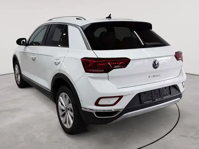 Volkswagen T-Roc view 5