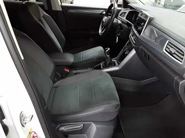 Volkswagen T-Roc view 8