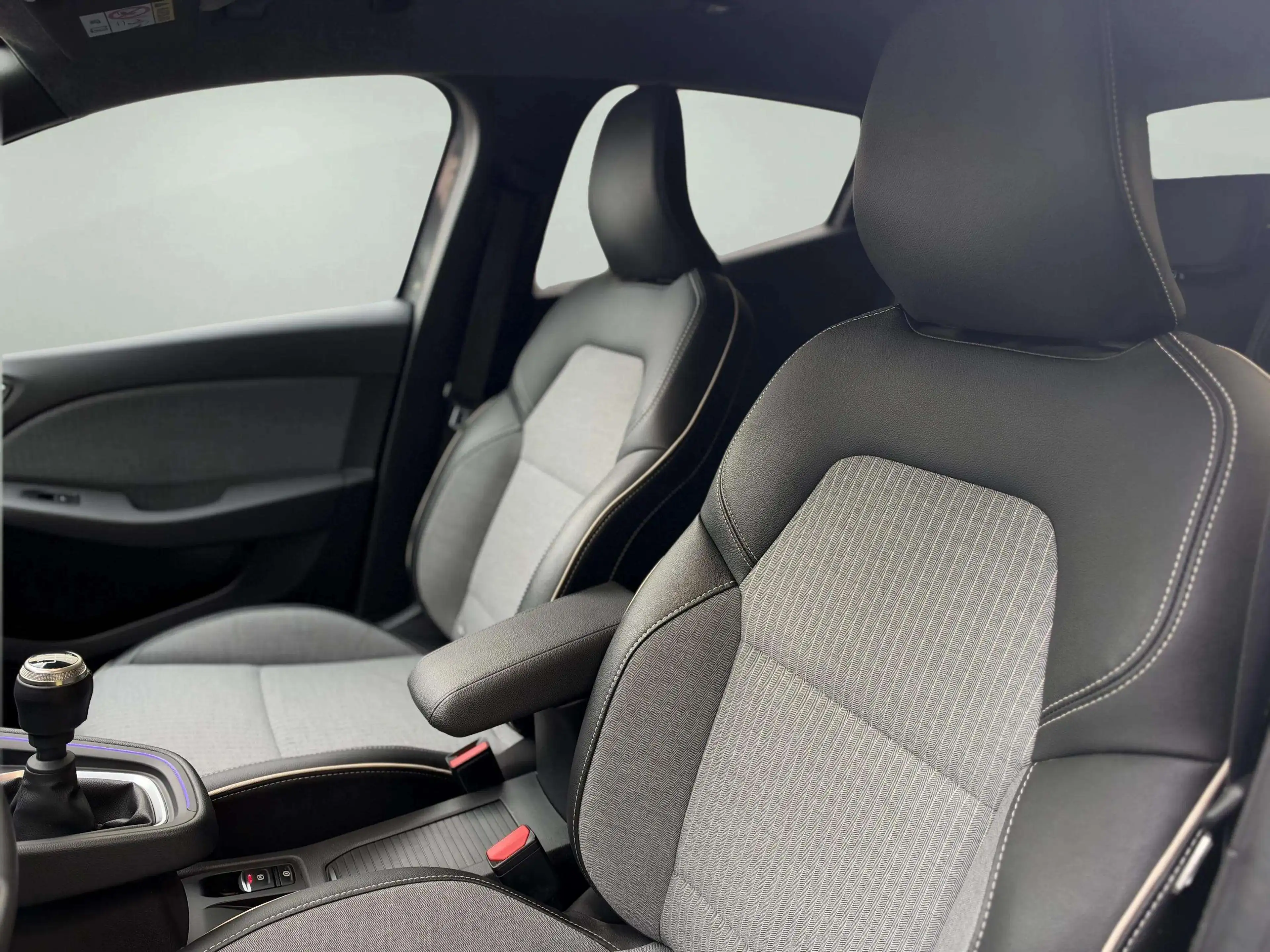 Renault Clio Clio 1.0 TCe Techno *1er prop*CarPlay*Garantie 12 mois*Prêt à immat* — photo 12