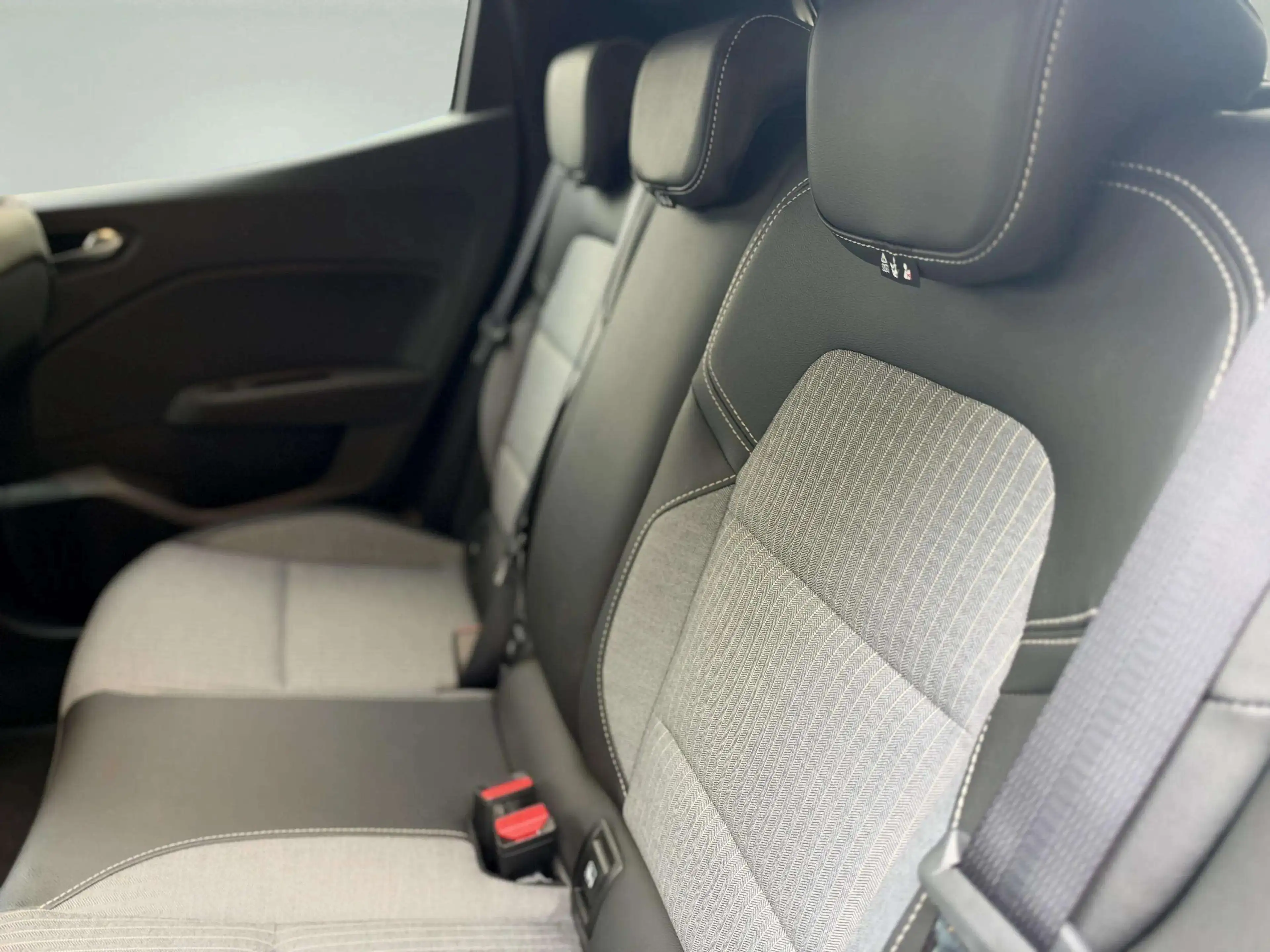 Renault Clio Clio 1.0 TCe Techno *1er prop*CarPlay*Garantie 12 mois*Prêt à immat* — photo 13