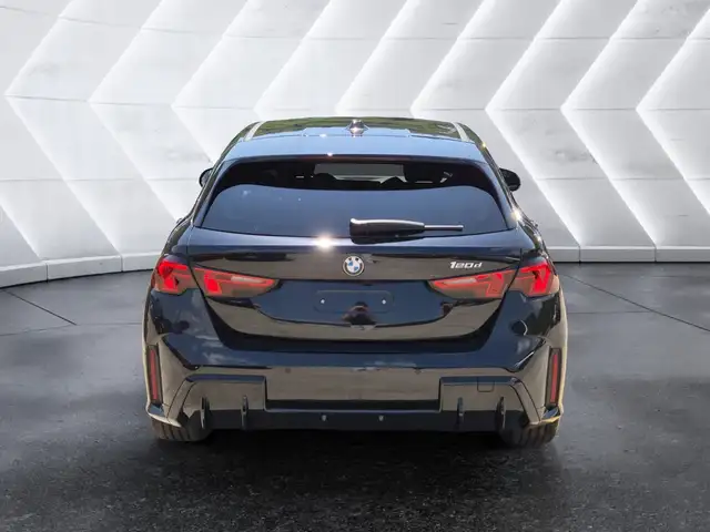 BMW 1 Series view 3