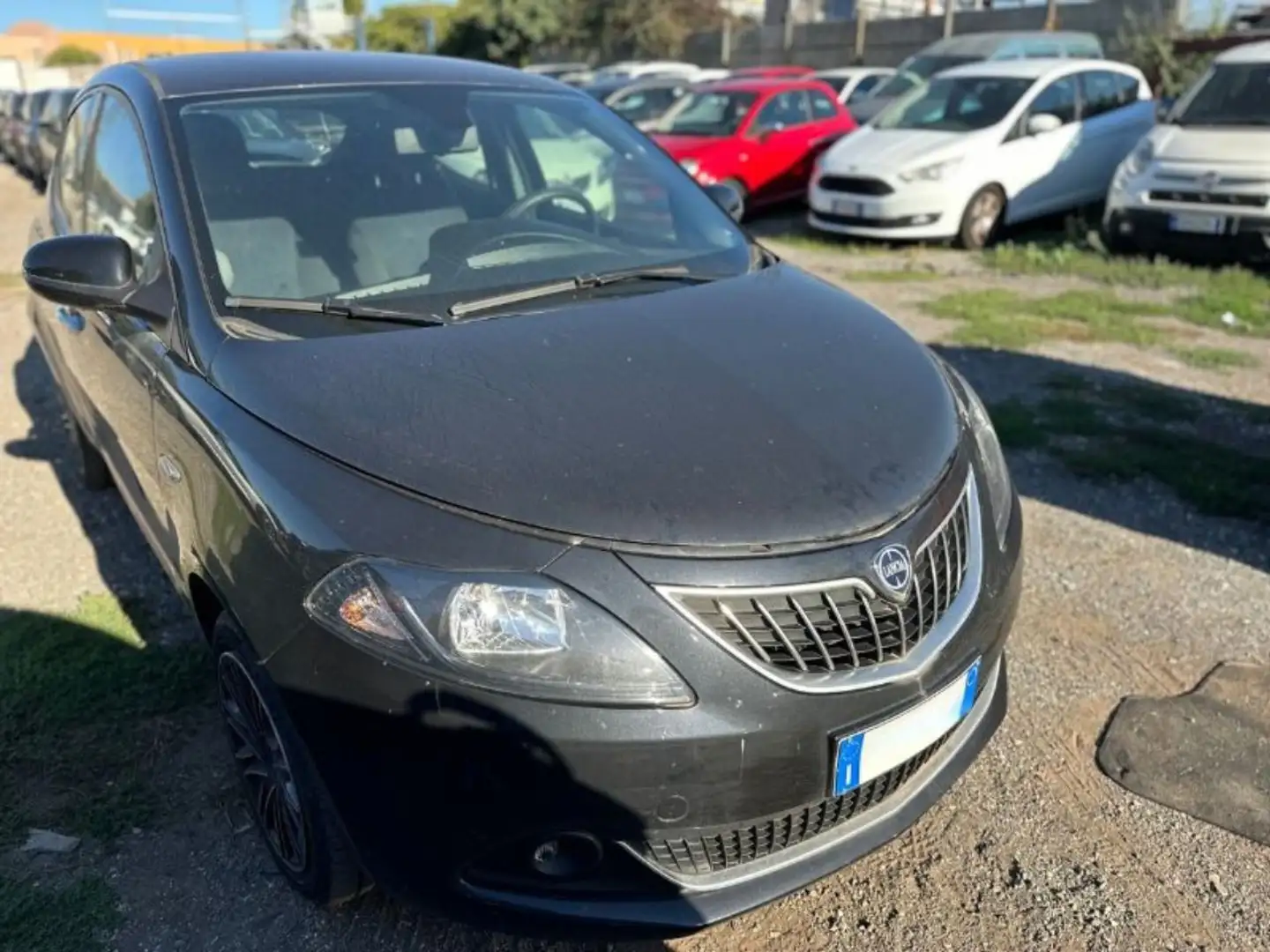 Lancia Ypsilon 1.0 FireFly Hybrid Gold Schwarz - 1