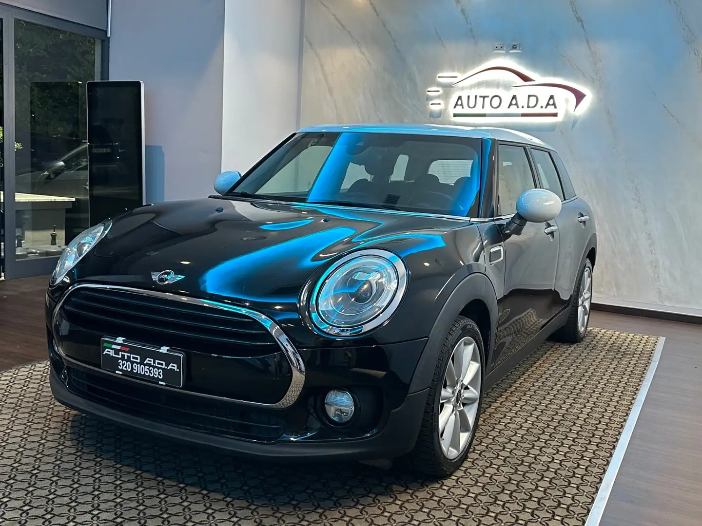 MINI Cooper Clubman Mini 2.0 Cooper D Hype Clubman Noir - 1