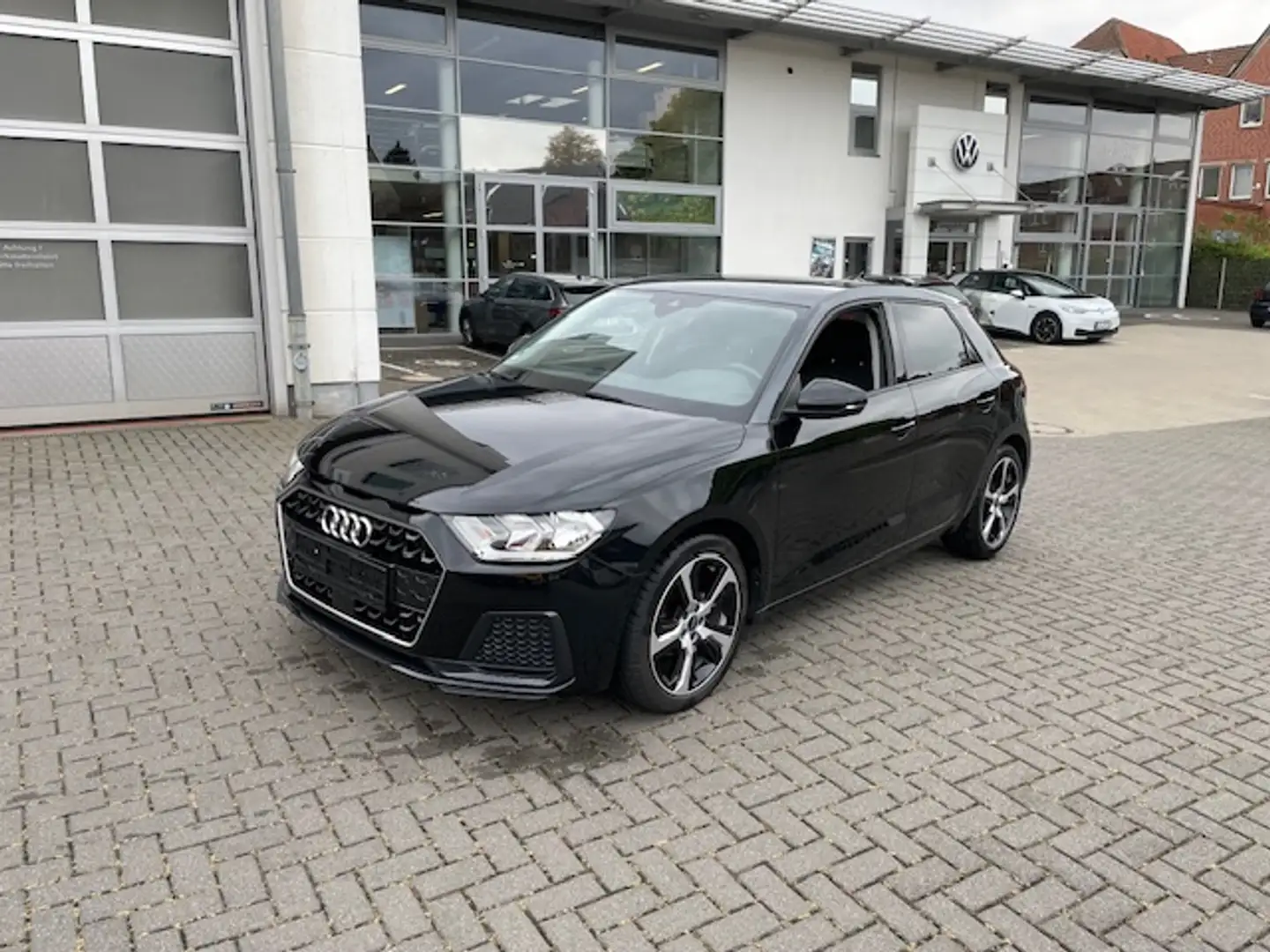 Audi A1 Sportback 25 TFSI S-tronic advanced 17Zoll Temp... Schwarz - 1