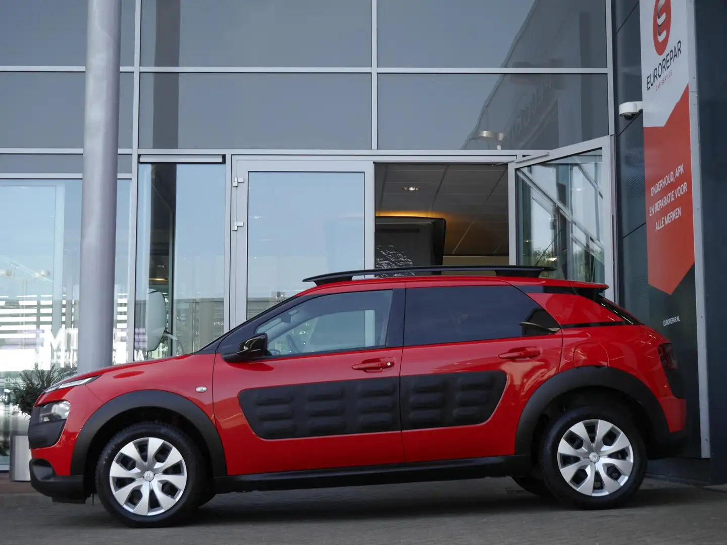 Citroen C4 Cactus 1.2 PureTech Feel | Achteruitrijcamera  | Stoelver Piros - 2