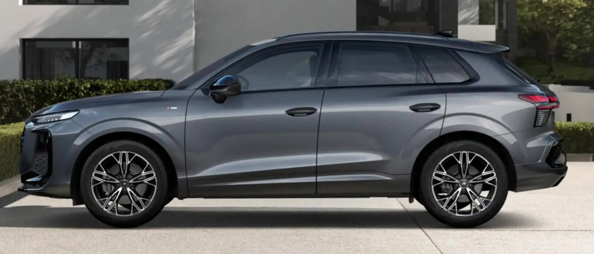 Audi Q3 quattro 2xS line Tech+ Pano HUD Sonos KlimaP 14... Grau - 2