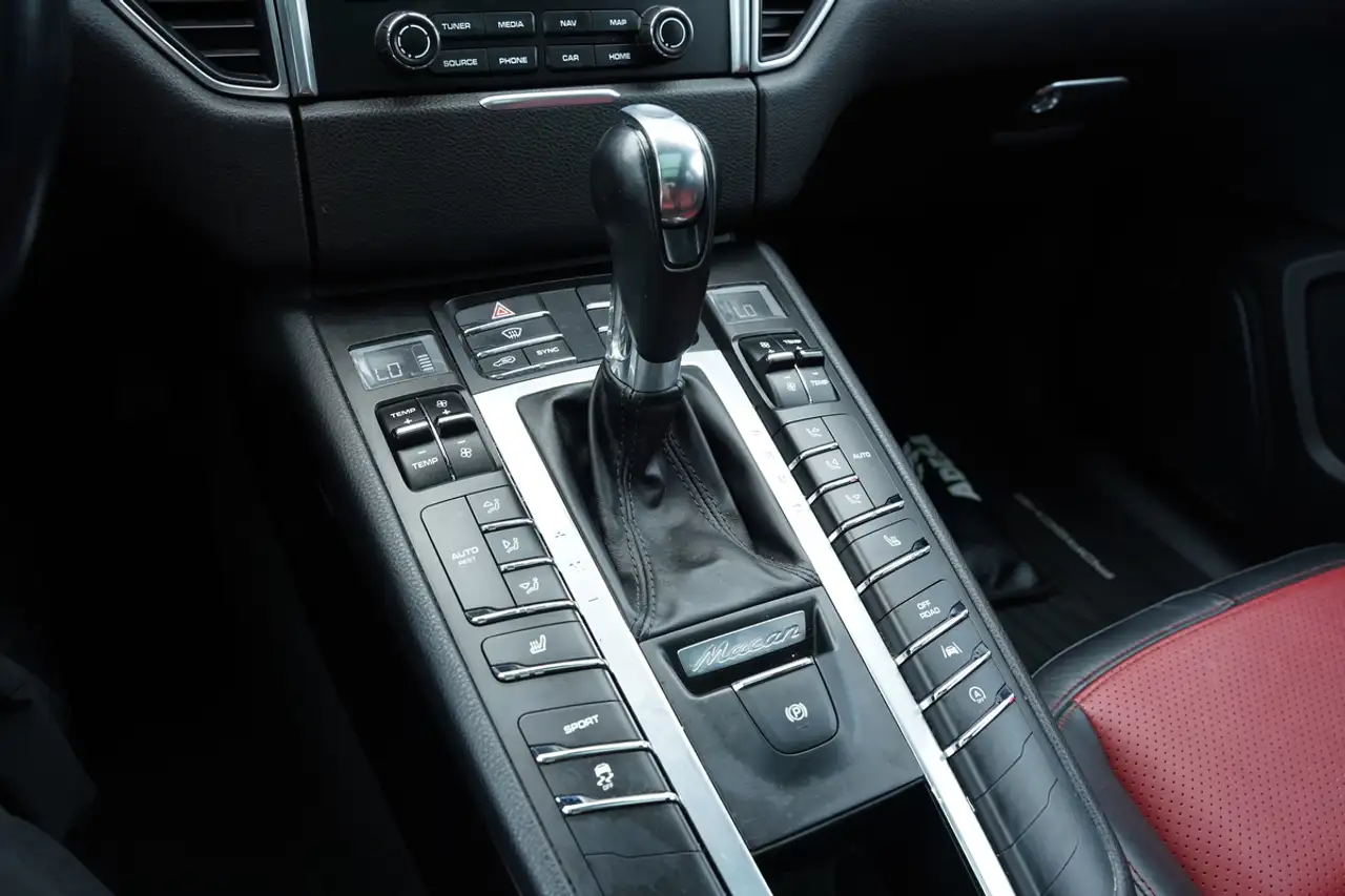 Porsche Macan снимка Porsche Macan