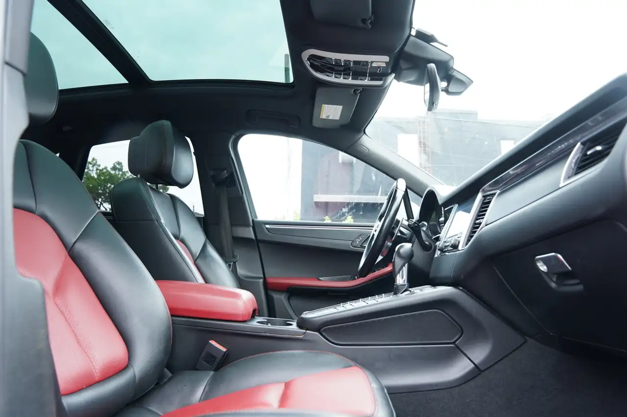 Porsche Macan снимка Porsche Macan