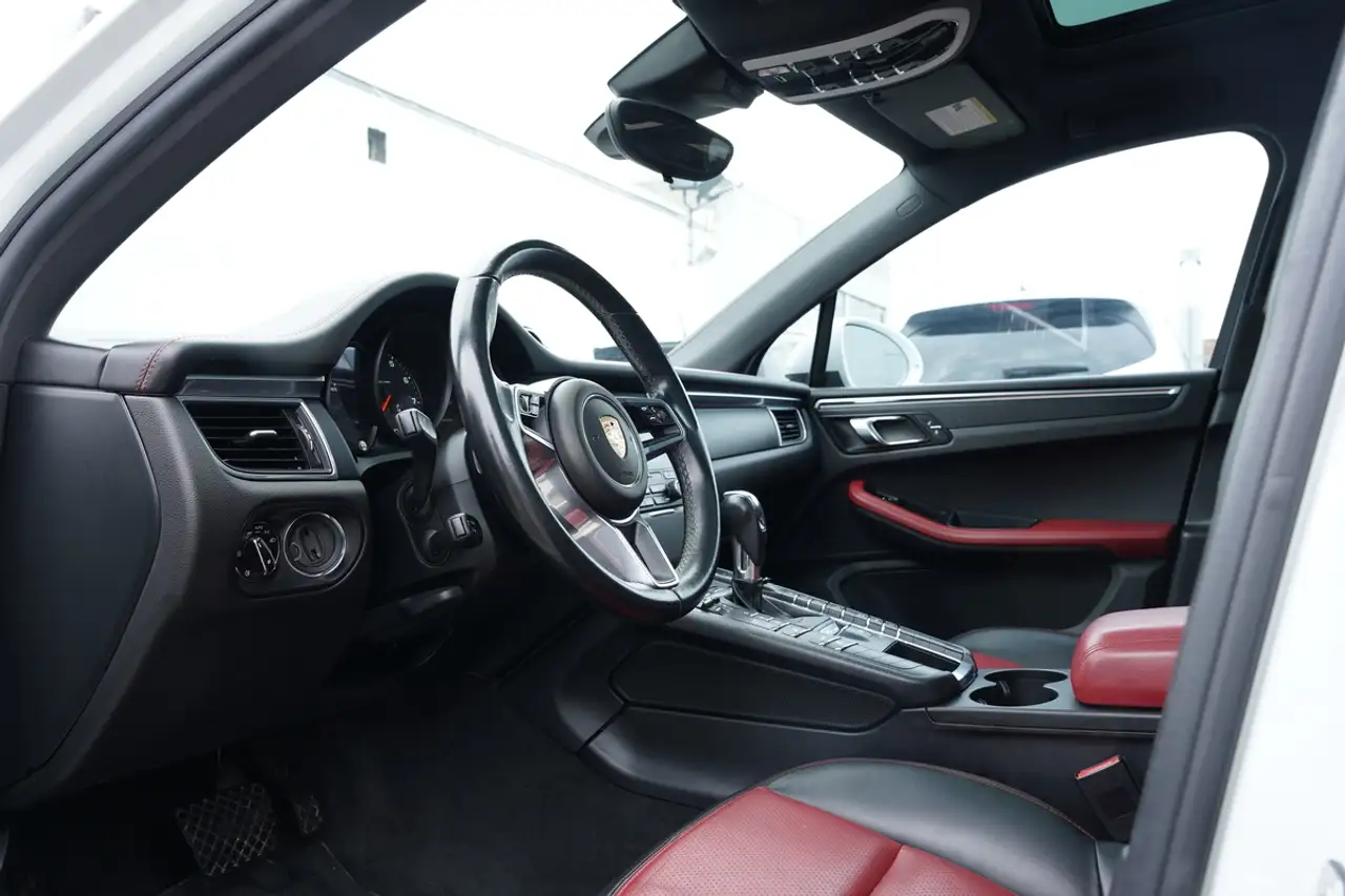 Porsche Macan снимка Porsche Macan