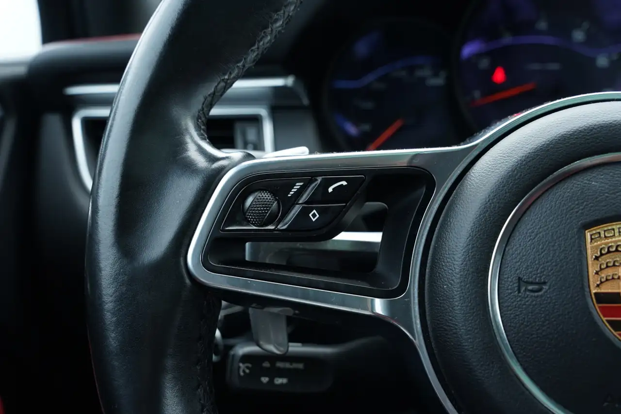 Porsche Macan снимка Porsche Macan