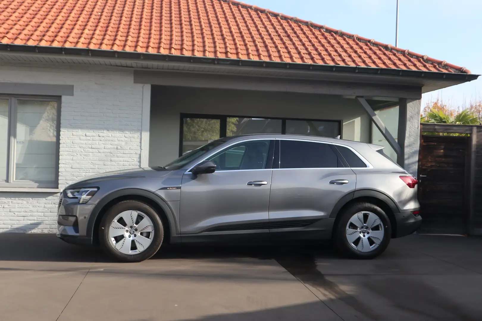 Audi e-tron 71 kWh 50 Quattro /1 ste eig /leder/360°/MEMORY Grijs - 2