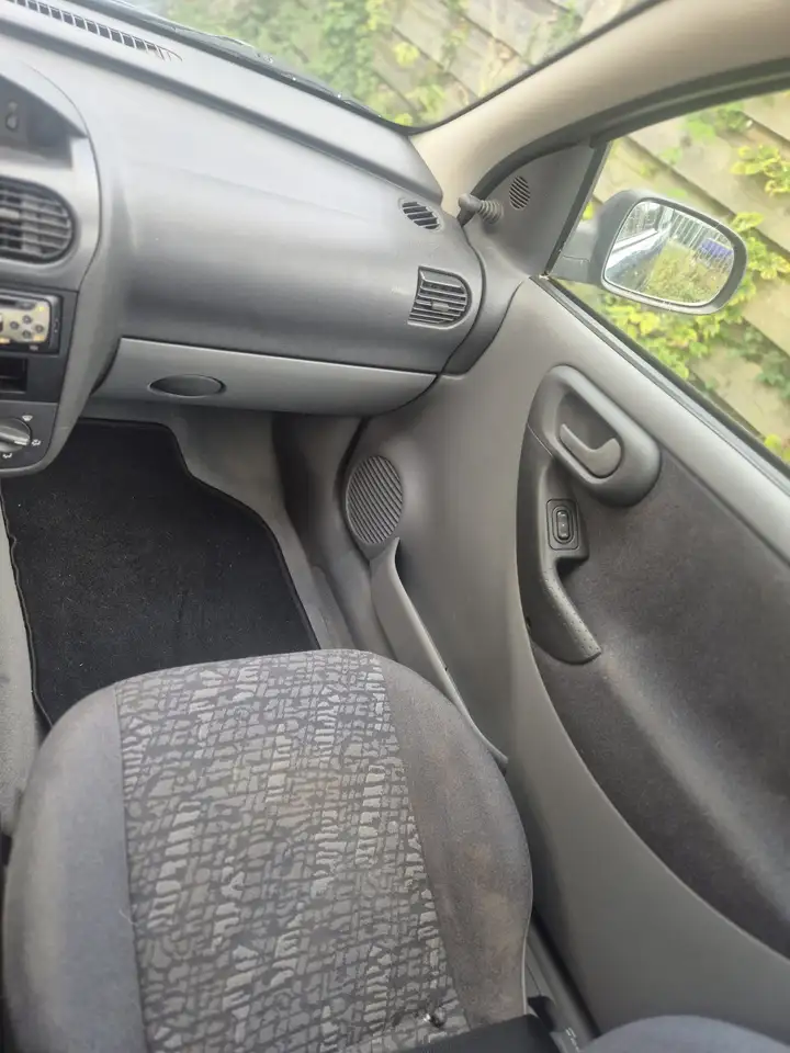 Opel Corsa 1.2-16V Comfort, foto 6