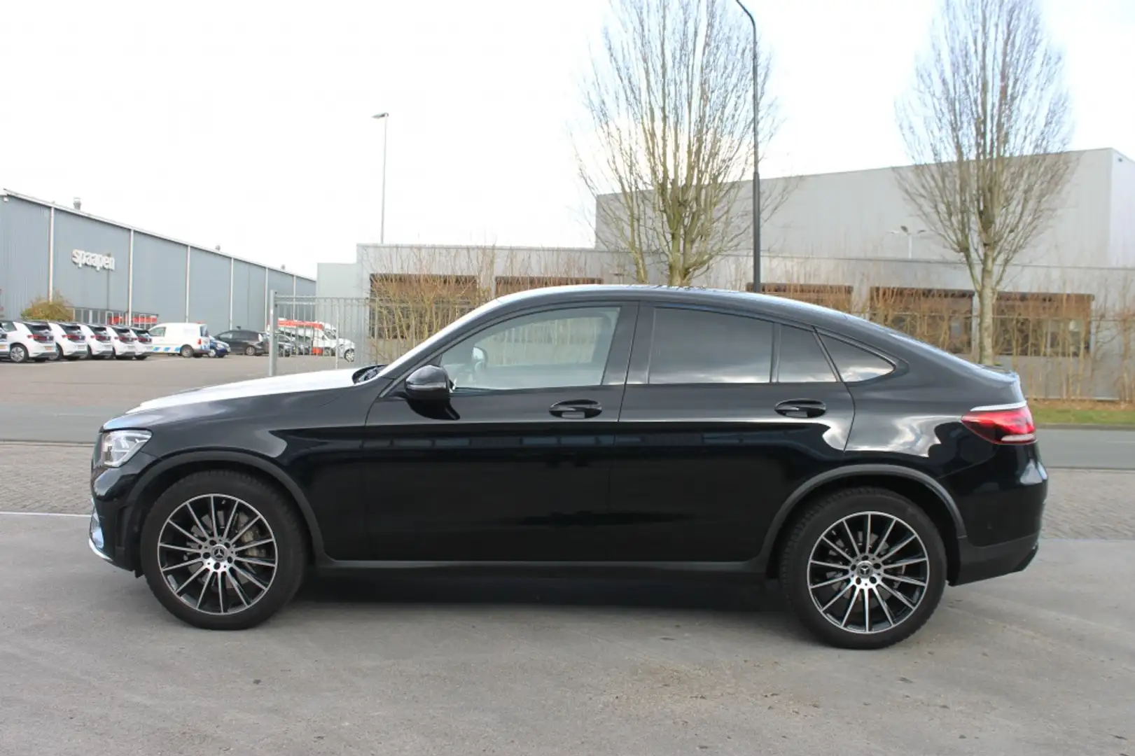 Mercedes-Benz GLC 400 Coupé 400d 4MATIC AMG Zwart - 2