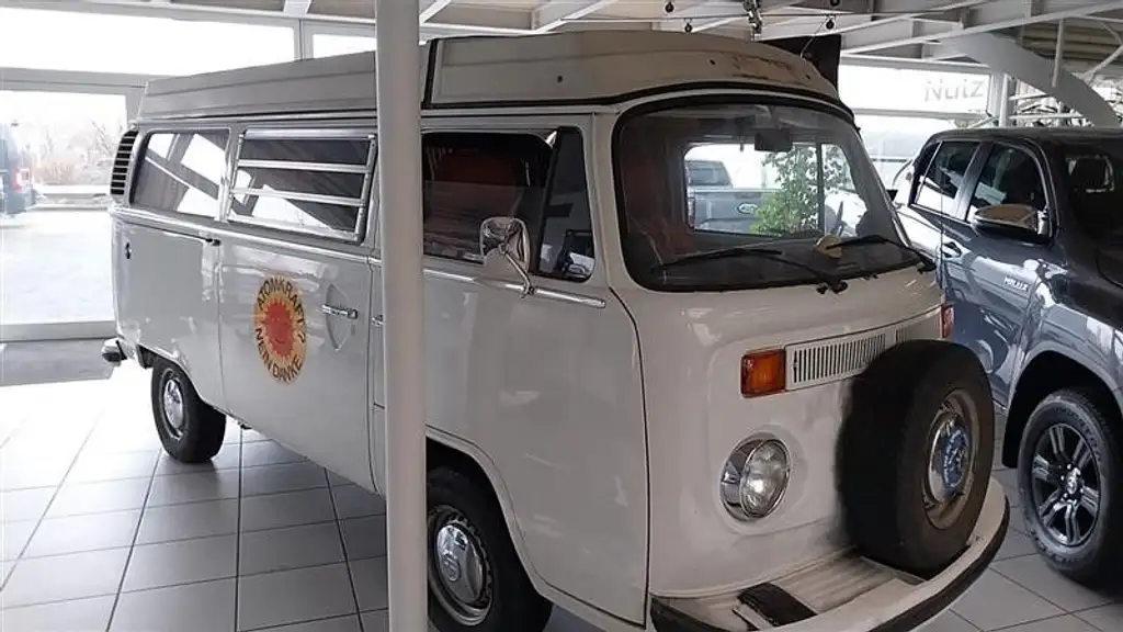 Volkswagen T2 1974 из Европы — купить под ключ