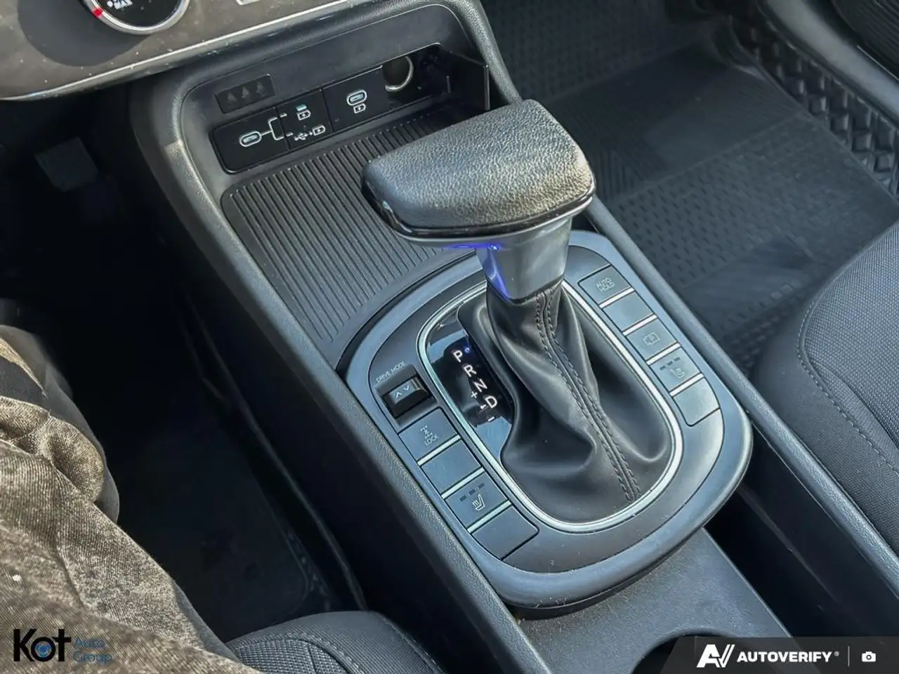 Hyundai KONA снимка Hyundai KONA