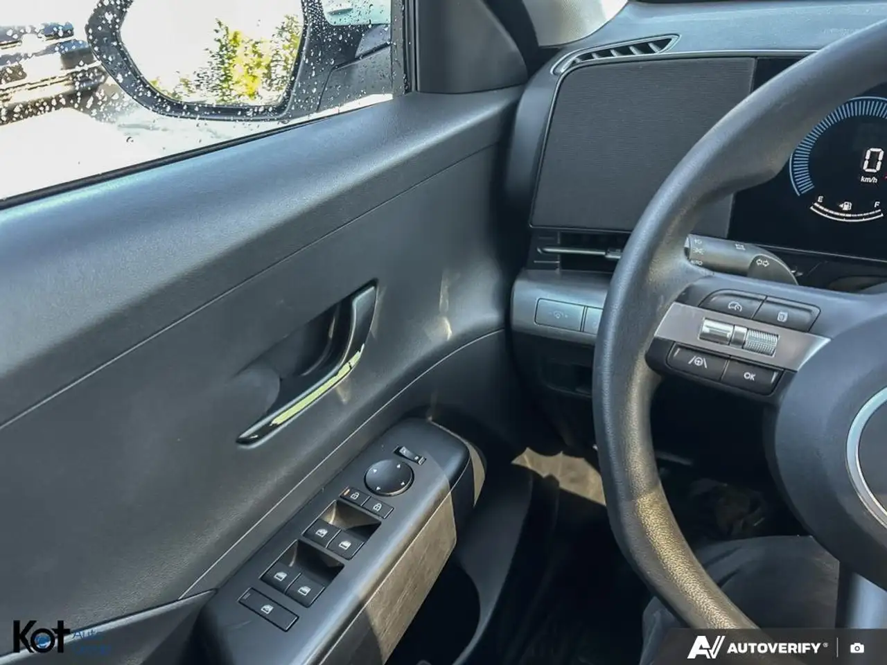 Hyundai KONA снимка Hyundai KONA