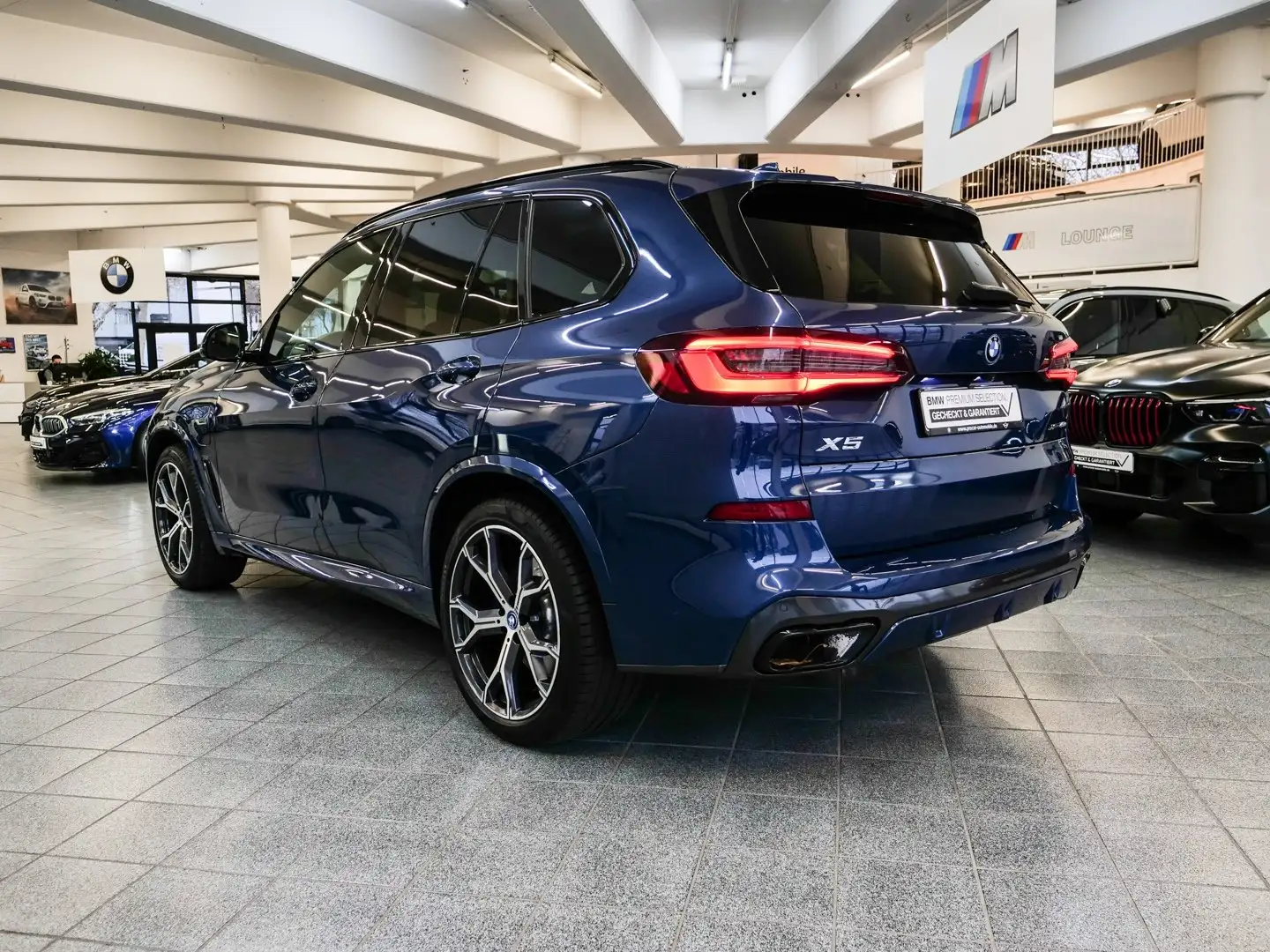 BMW X5 xDrive45e M-Sport Aut Nav HuD Laser Pano 21" Blau - 2